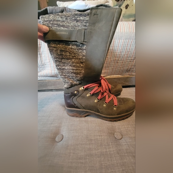 Merrell Boots - Picture 2 of 4